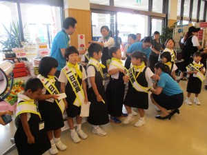 今から君たちは、讃さん広場の一日店長だ！